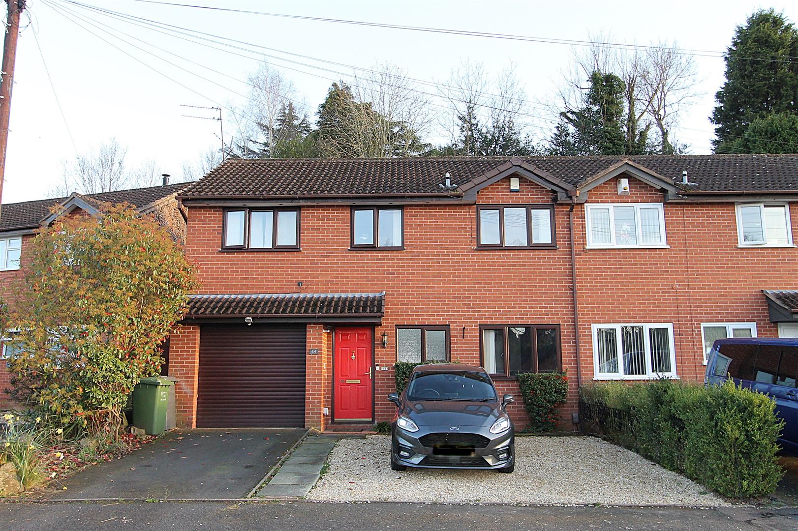 3 bed property in Broadwaters Drive, Kidderminster